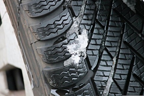 Montage de pneus neige à Feurs